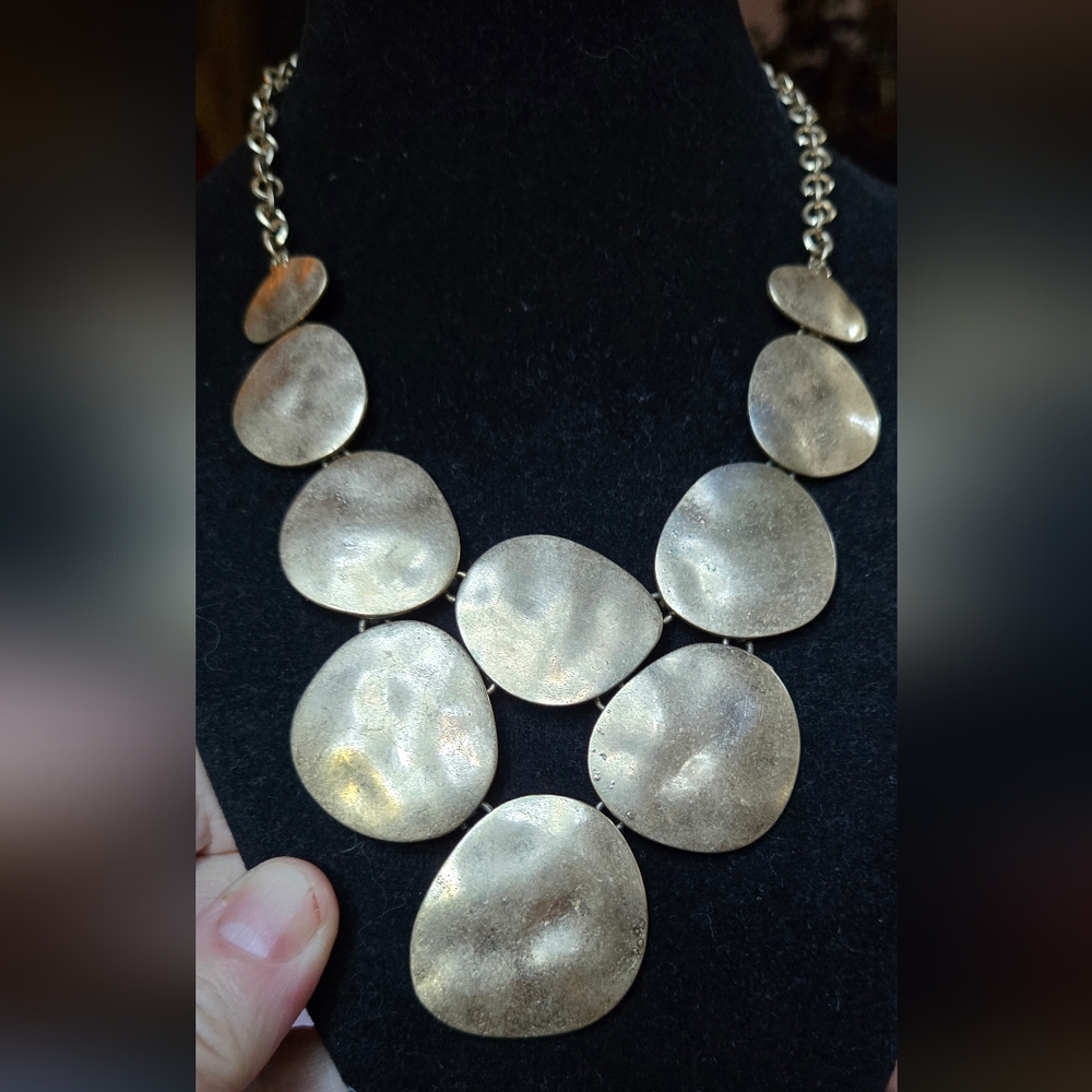 Chic Gold Statement Necklace - Picture 2 of 5